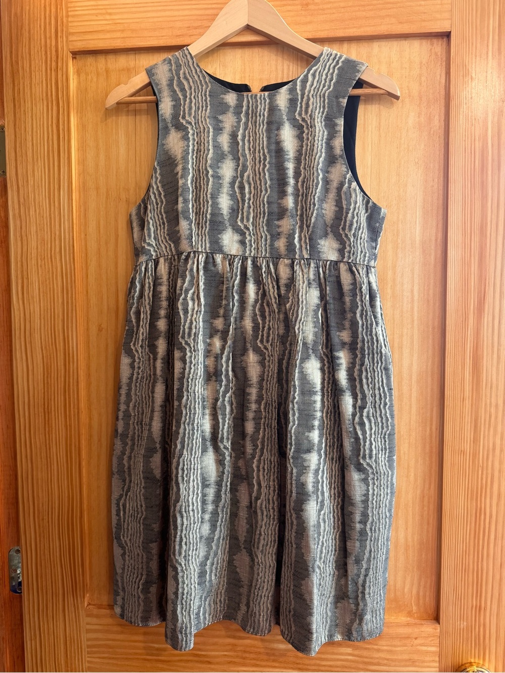Women’s Sleeveless Metallic Patterned Party Dress with Pockets- Gold and Navy